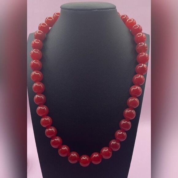 Red Round Beaded Necklace Chunky Statement Large Uniform Beads Silver Tone 18" - Picture 1 of 3